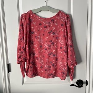 Pretty Loft Top with tie sleeves